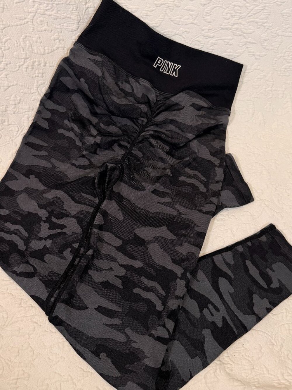 Victoria's Secret PINK Women's Black and Grey Camo Leggings